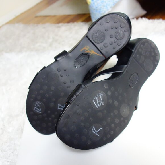 Sofft Women's Ankle Strap Gladiator Buckle Sandals Black Leather - Picture 8 of 9